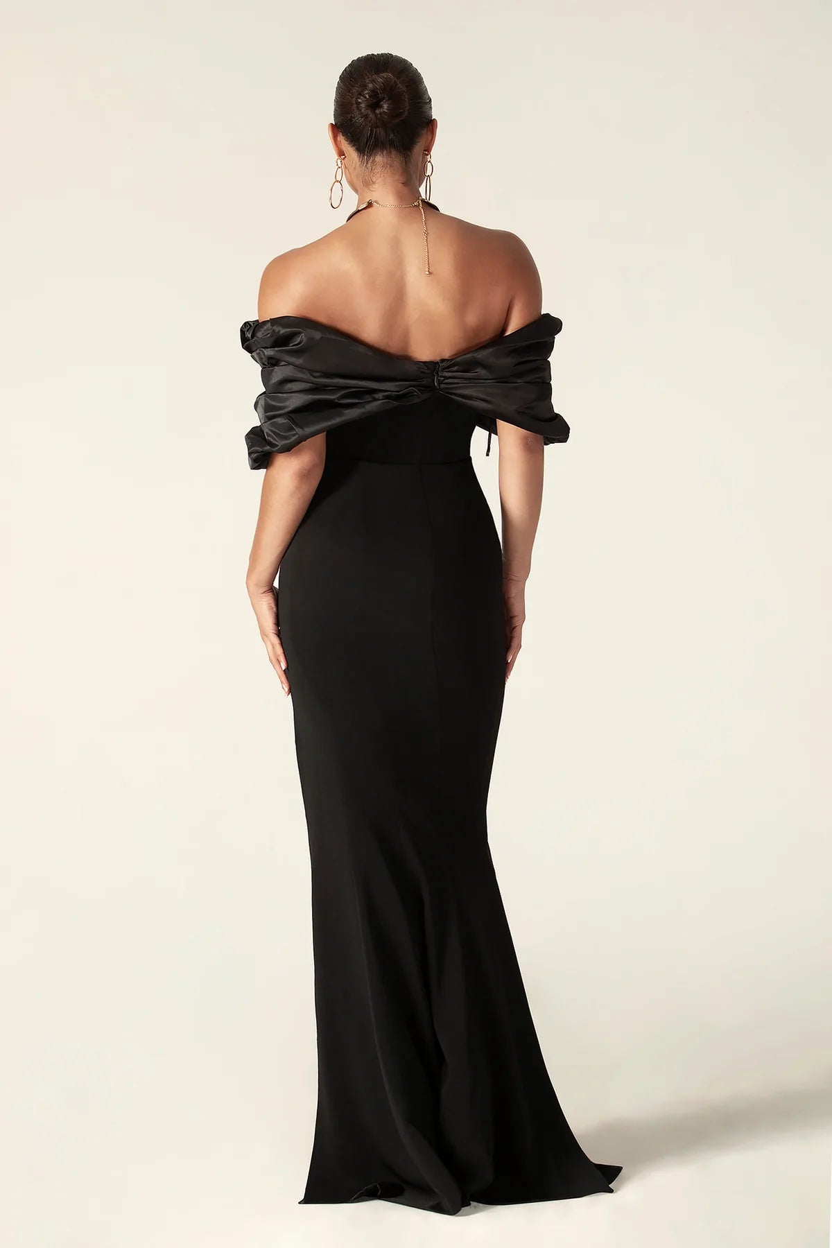 Black Elegance Pleated Maxi Dress