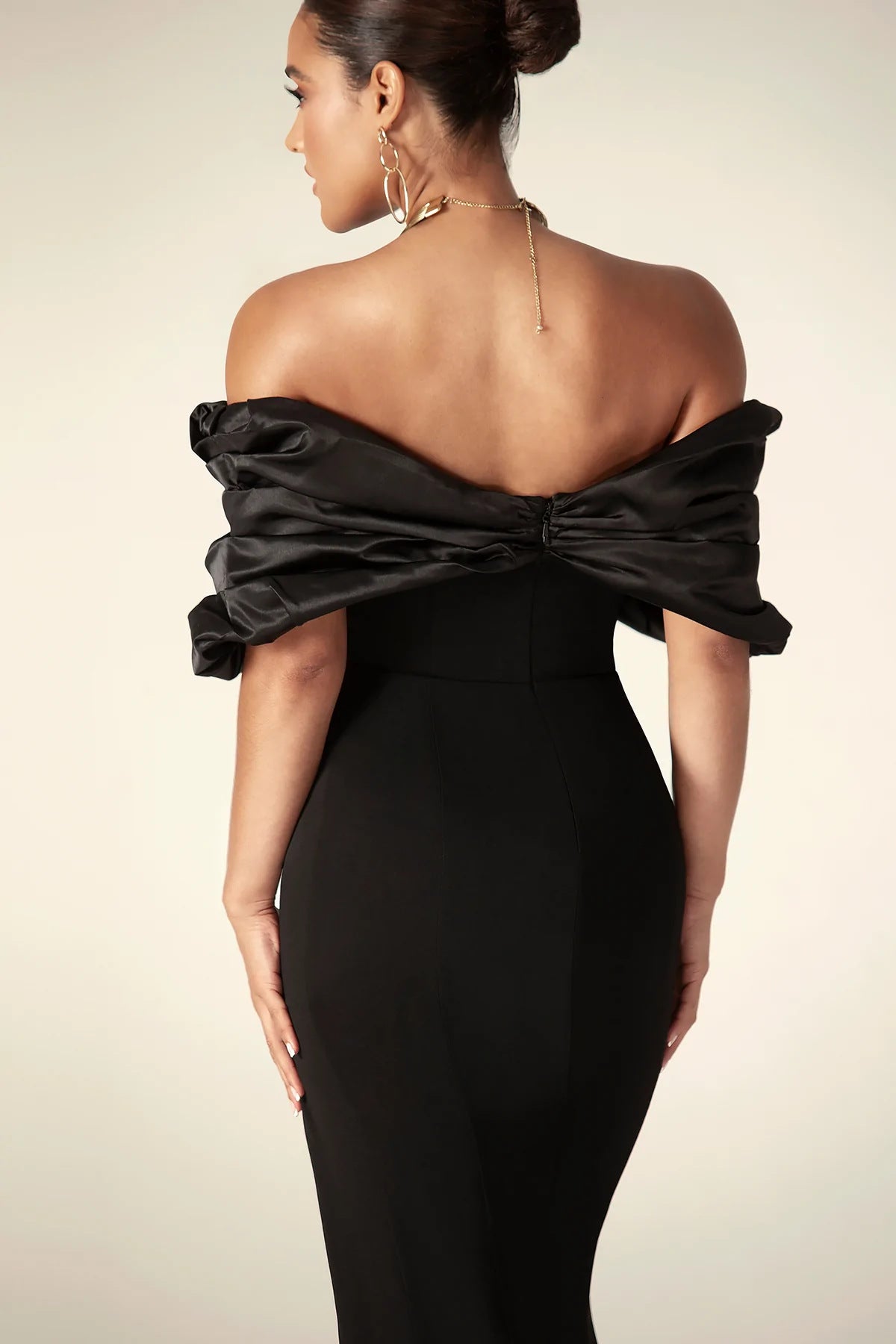 Black Elegance Pleated Maxi Dress