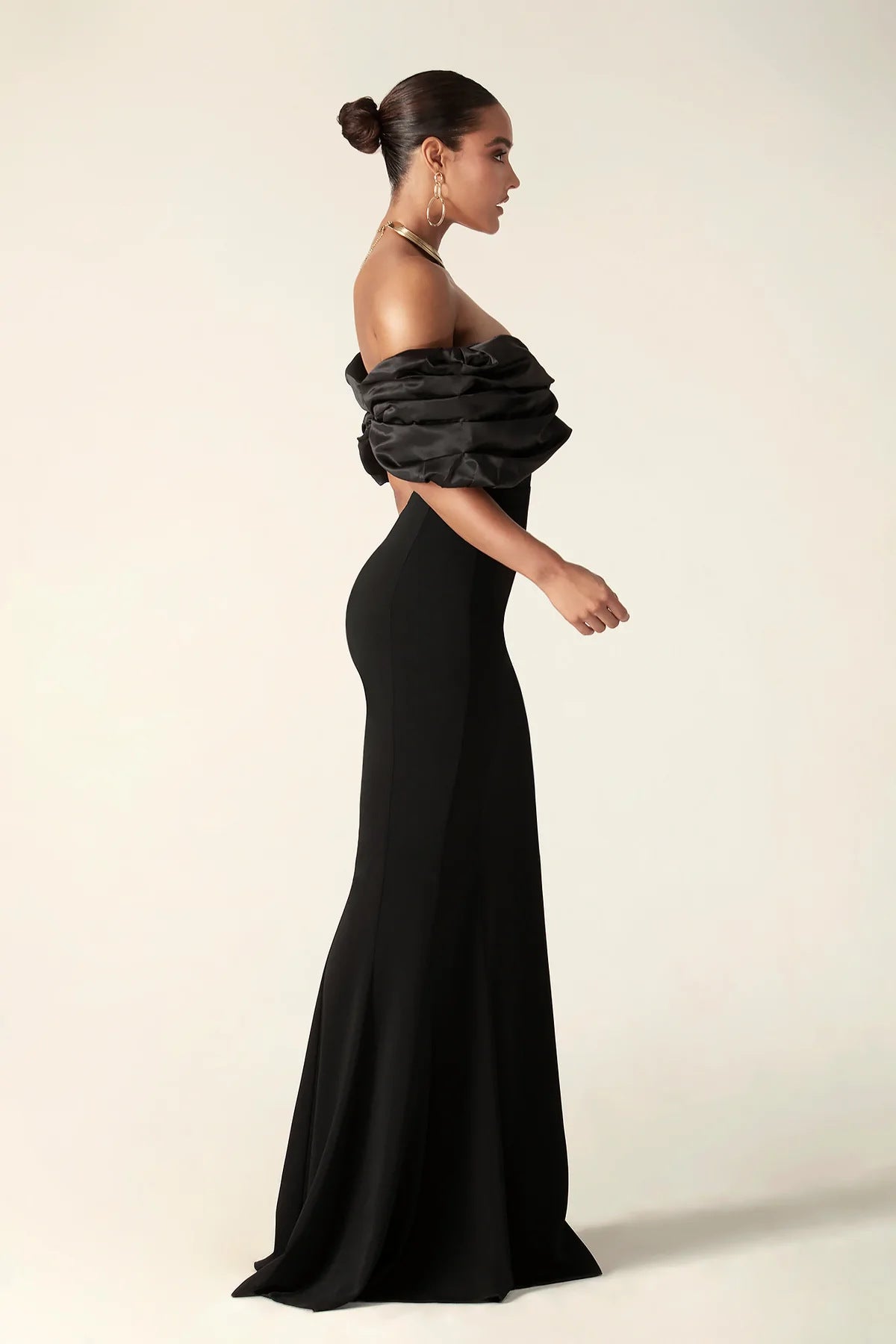 Black Elegance Pleated Maxi Dress